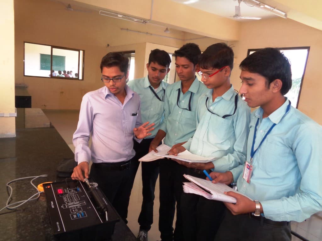 Shree Dhanvantary College of Engineering and Technology Surat Campus photo 10